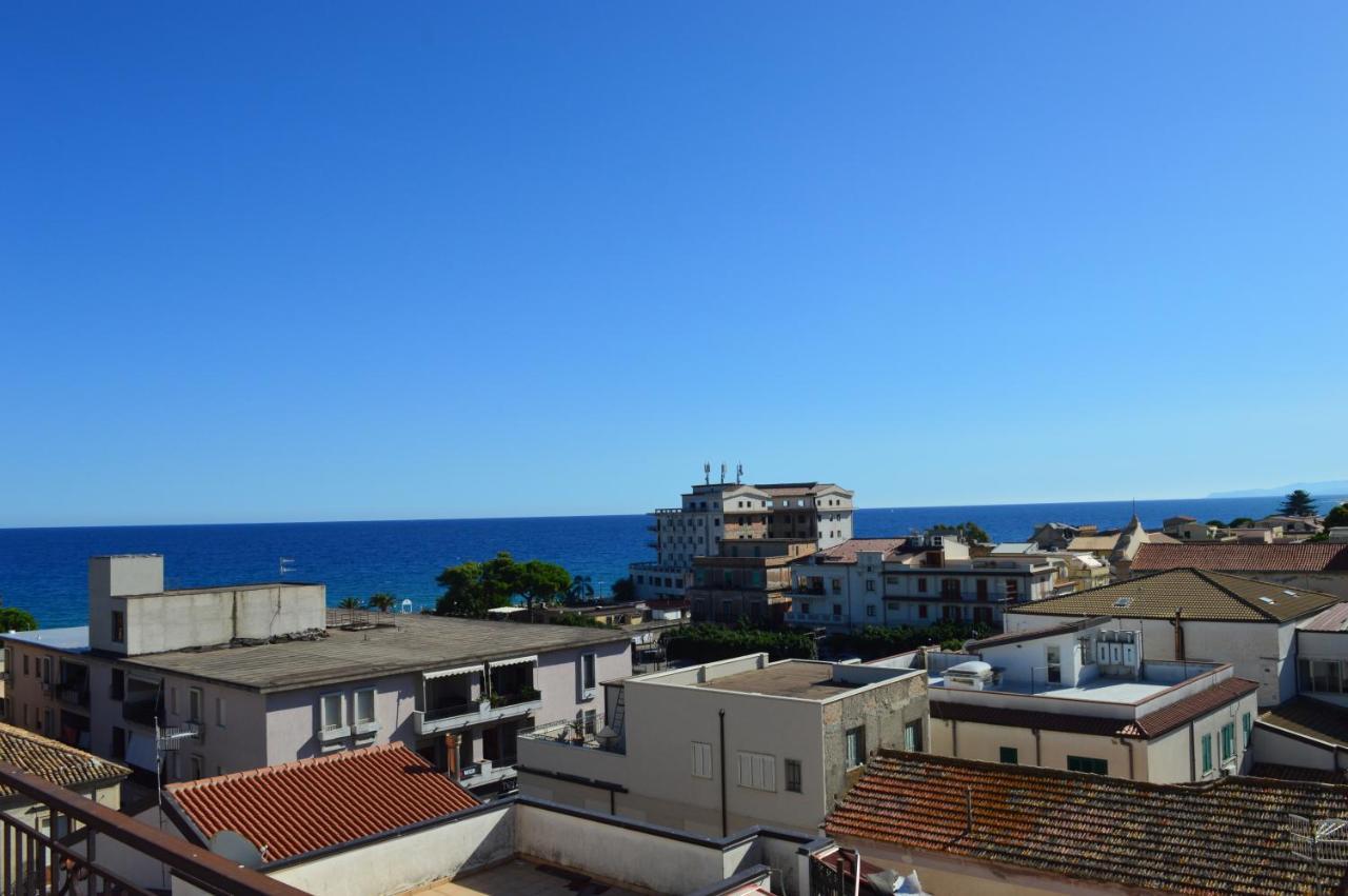 Emerella Guest House Siderno Beach Exterior photo